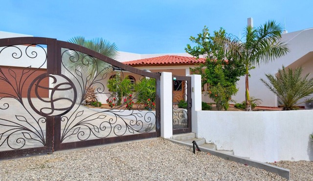 Casa Linda 3BR ocean views and Pool near Los Barriles