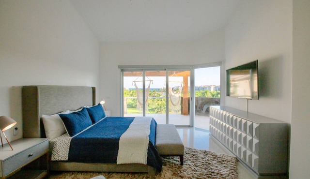 Casa Mar Ocean View and short walk to beach 2 bdrm 2 bath Condo