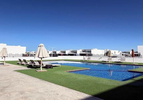 Casa moderna, 3 recámaras, alberca, La Paz BCS