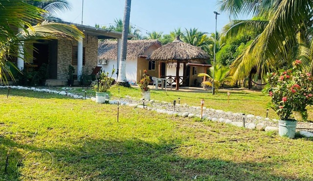 Casa Rubí Playa La Saladita - Casa Las Palmas