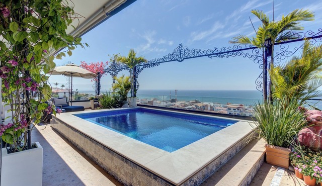 Casa Periquito - Stunning 5BR Villa Private Pool Centro Ocean Views