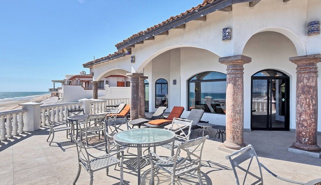 Casa Playa: luxurious furnishings, oceanfront views, private honeymoon suite