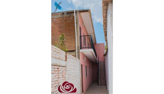 Casa Rosas (Apartamento #1)