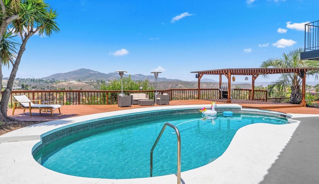 Casa sunset Modern 2BR/1BA in Fletcher Hills with beautiful sunset views, pool