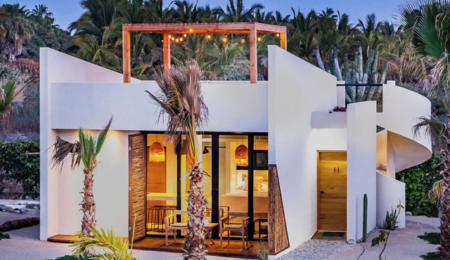 Casa Tove, a cosy Bungalow in El Pescadero with wifi, yoga deck and pool.