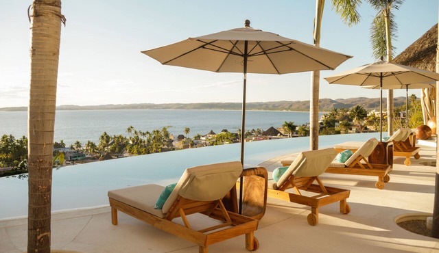 Casa Wahapin's ocean view 1 bedroom Bungalow