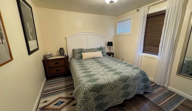 Centrally located 1 bd/1ba bungalow