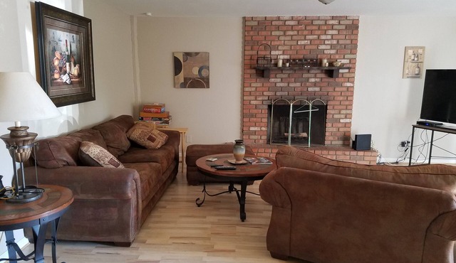 Centrally Located 2 bedroom 1 bath Duplex