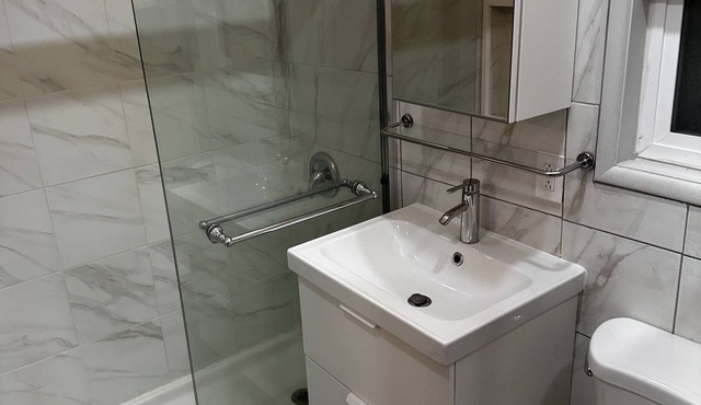 Centrally located Santa Monica Studio