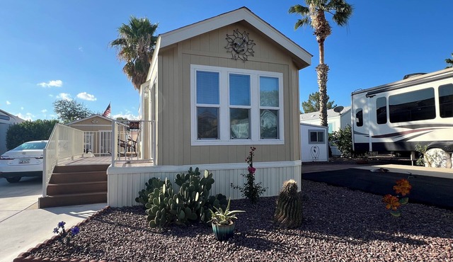 Charming 1 bed, 1 bath fully furnished mobile home in 55+ gated resort community