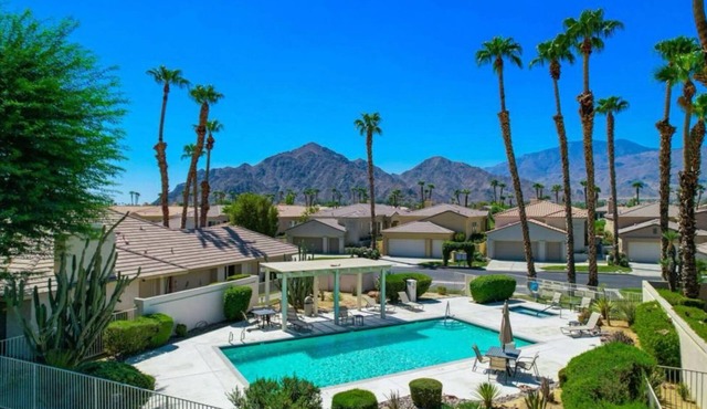 Charming 1-bedroom Casita in gated Duna La Quinta. Walk to Old Town & LQ Resort