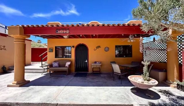 Charming 1-BR house, Bahía la Choya, Starlink WiFi, AC, roof deck, dog friendly