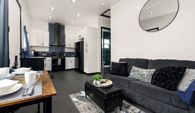 Charming 1Bed/1Bath w/Washer&Dryer, 10 Min to Beach! Near Sofi Stadium & Forum!