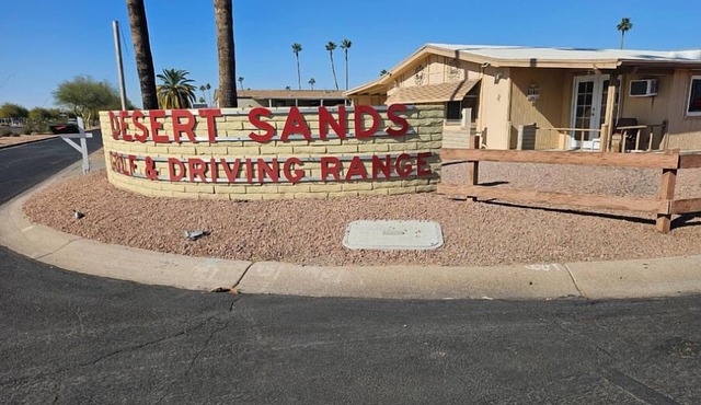 Charming 2-bed mobile home with AC, WiFi in Mesa golf course community, all-age.
