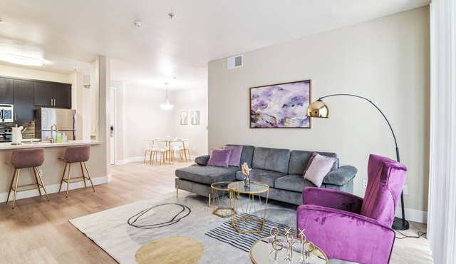 Charming 2-bedroom apt in Marina del Rey with pool, jacuzzi, gym, free parking!