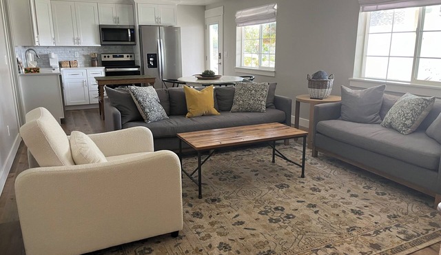Charming 2-bedroom apartment in Pleasant Grove in Pleasant Grove
