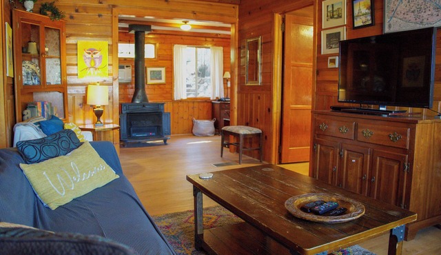 Charming 2-bedroom cottage with WiFi, AC in awesome Prescott
