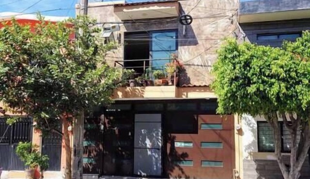Charming 2-bedroom house with WiFi and AC in lovely Guadalajara