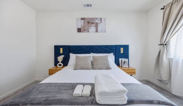 Charming 2BR Getaway in the Hills - BRAND NEW!