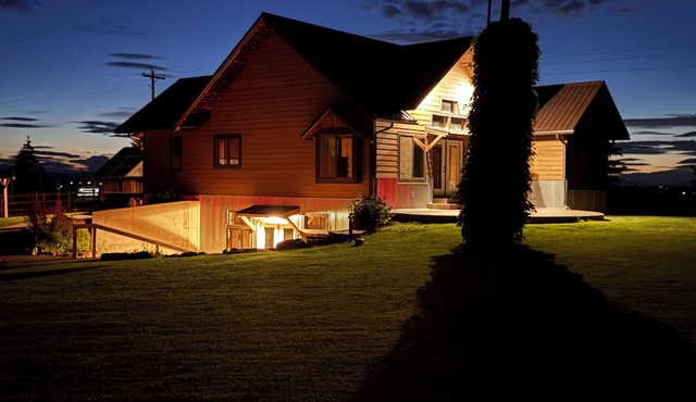 Charming 3-bedroom house in St Ignatius for your getaway with breathtaking views