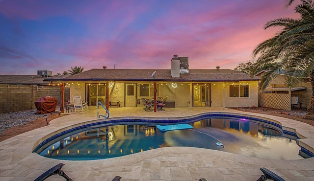 Charming 3-bedroom house with Pool, WiFi and AC in amazing Mesa