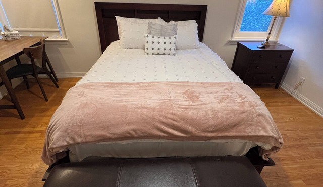 Charming 3-bedroom house in gorgeous Los Angeles with WiFi, AC