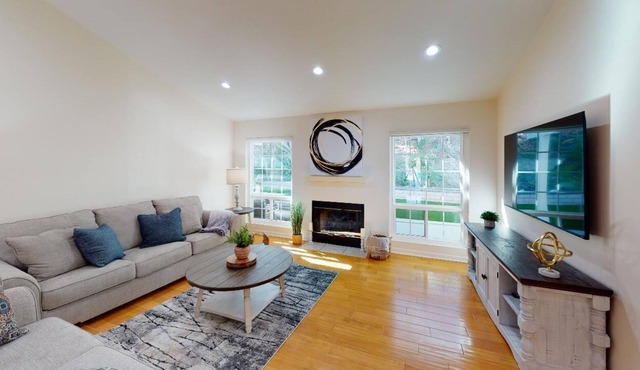 Charming 4 BD residential home in Woodland Hills