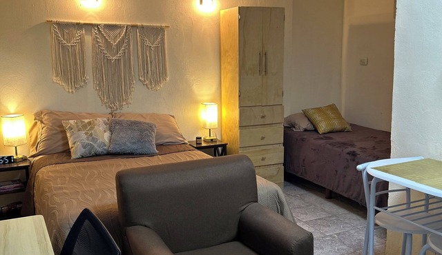 Charming apartment house in wonderful Monterrey - independent entrance BBVA
