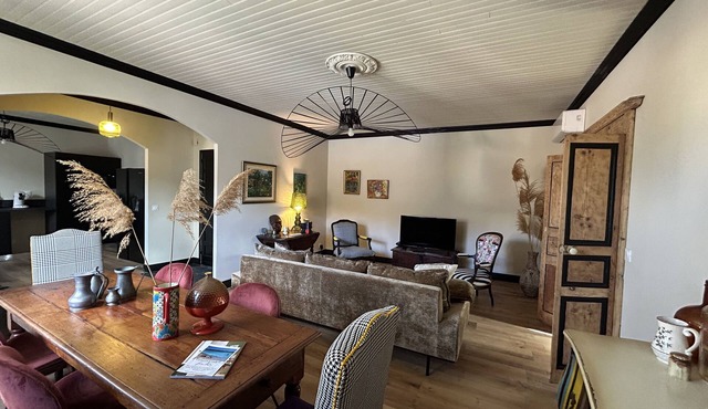 Charming apartment with sea view, city center, spacious, close to amenities