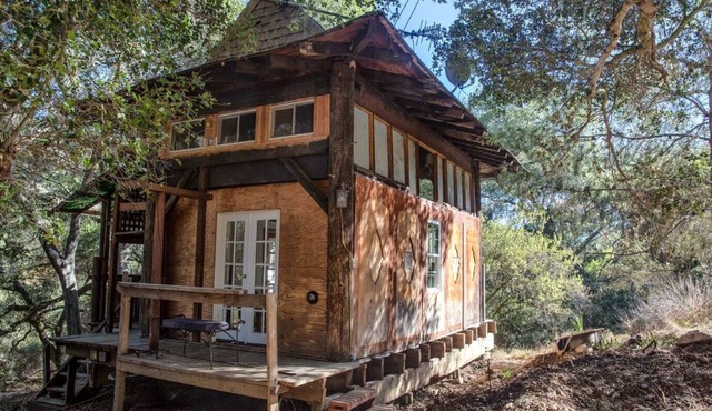 Charming Cabin Ideal for Hikers and Nature Lovers in Topanga, California
