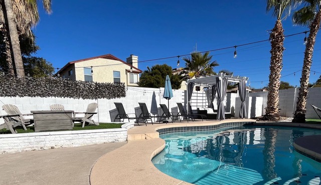 Charming, Cozy, Modern, Private 3BR Family Vacation Home with Backyard Oasis