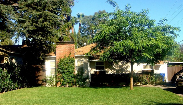 Charming Granada Hills Apartment in Great Neighborhood