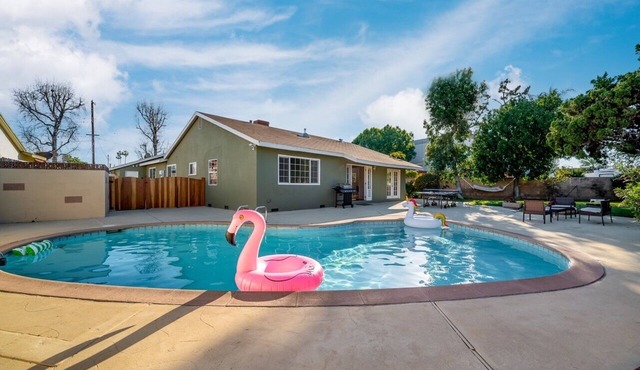 Charming Hollywood Oasis
