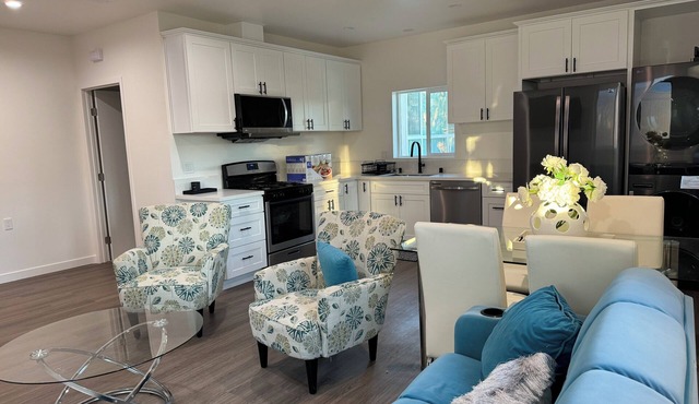 Charming house with WiFi and AC in fantastic Los Angeles.