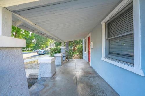 Charming Monrovia Bungalow Near Pasadena and LA
