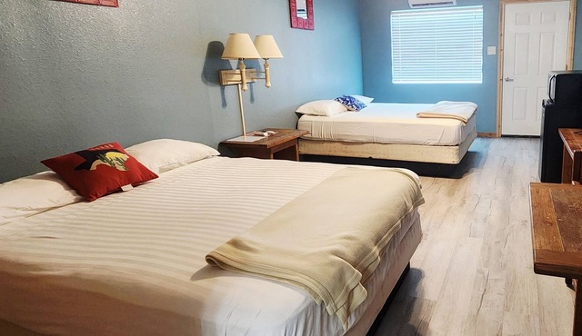 Charming motel room in adorable Port Mansfield, TX pet- friendly