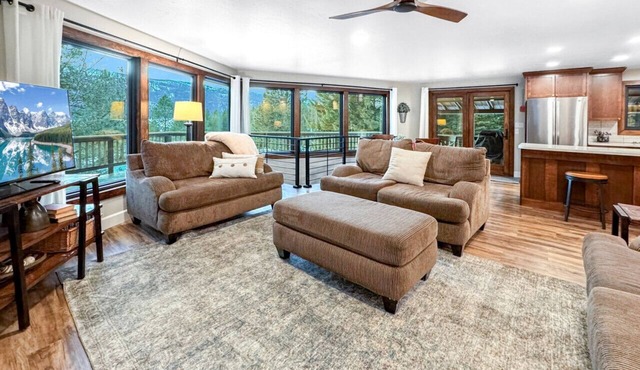 Charming Mountain Escape near Lake Cascade in Cascade