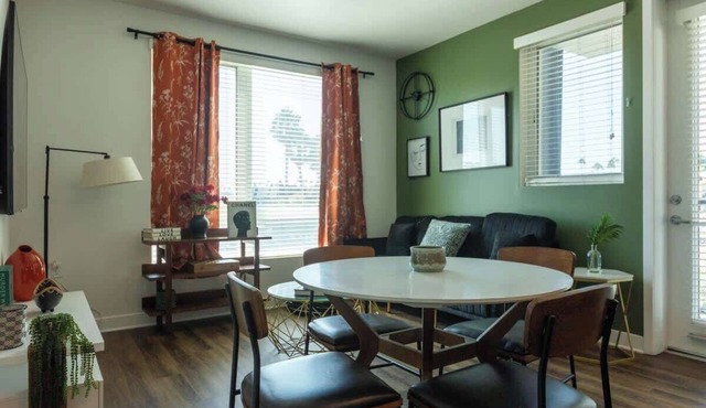 Charming, Peaceful Apartment Retreat in Griffith