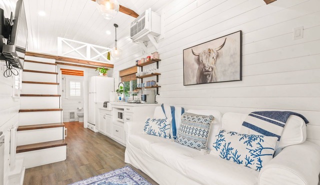 Charming Tiny House by the beach!
