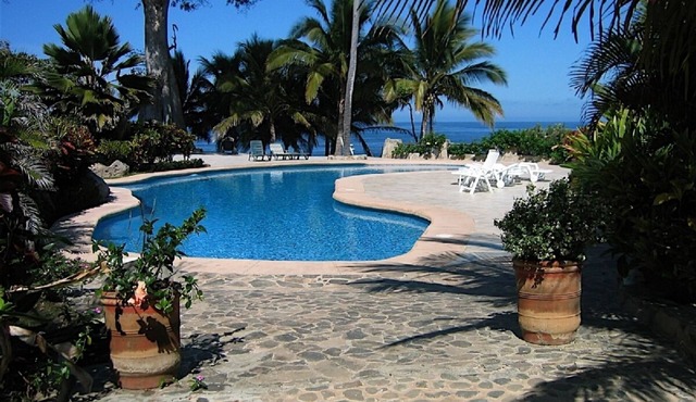 Charming Villa on Peaceful Gated Peninsula