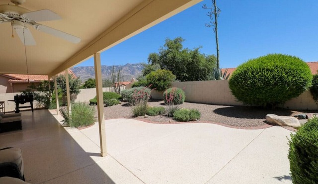 Cheerful 2 Bedroom, Stunning Mountain Views 55+