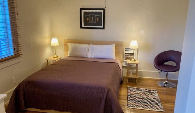 Cheery Apartment with WiFi and AC in Downtown Tucson