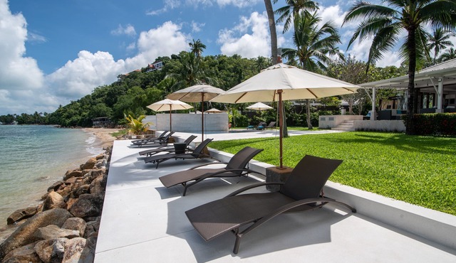 Chi Beachfront Pool Villa - 5 Bedroom