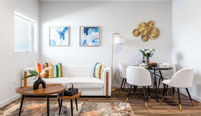 Chic 1BD in W Hollywood | Free Parking, Gym&Lounge