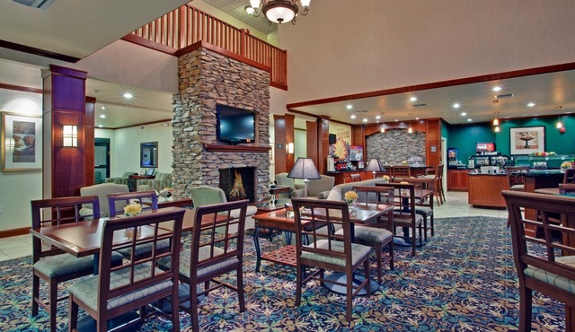 Chic 1BR Suite w/Free Breakfast, Pool & Fire Pit