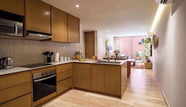 Chic 2BR Garden Condo + Art District
