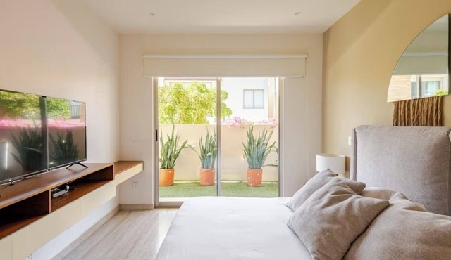 Chic 3-bedroom villa with fitness room and AC in charming Cabo San Lucas