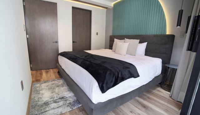 Chic CDMX Haven: Pop Modern Elegance Meets Roma's