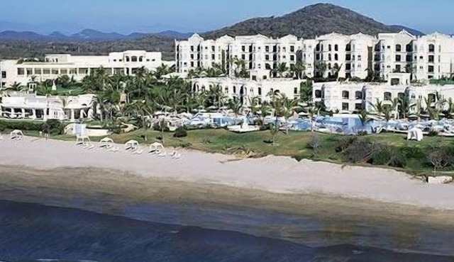 CHRISTMAS OR NEW YEARS IN A VILLA AT PB EMERALD ESTATES - EMERALD BAY ALSO AVAIL