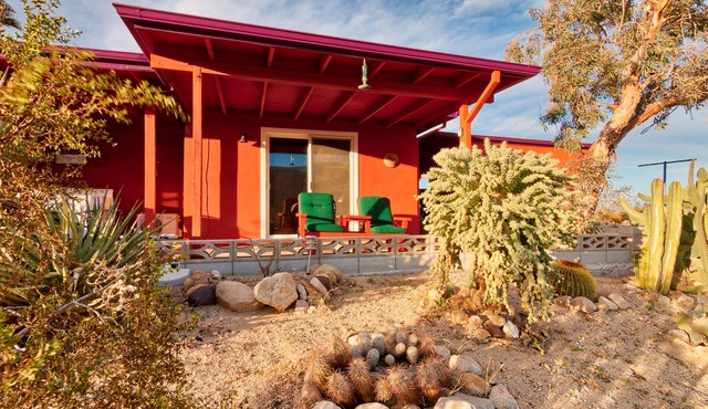 Chucks cabin Joshua Tree region, your desert Oasis